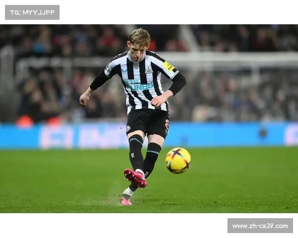 纽卡斯尔联欧冠附加赛客场6-1横扫卡拉巴赫，安东尼·戈登上半场独中四元