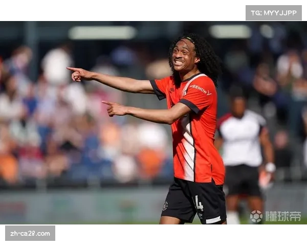 赛前简报:卢顿公布首发,继续沿用五后卫体系压缩对手转换空间